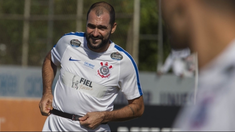 Corinthians estende contrato de Danilo até dezembro deste ano