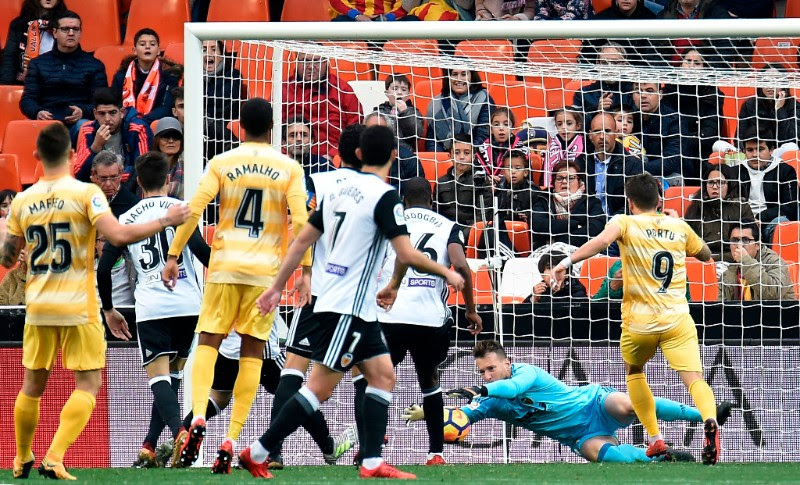 Espanhol: Neto comemora retorno após ser pai e Valencia se consolida na 3ª colocação