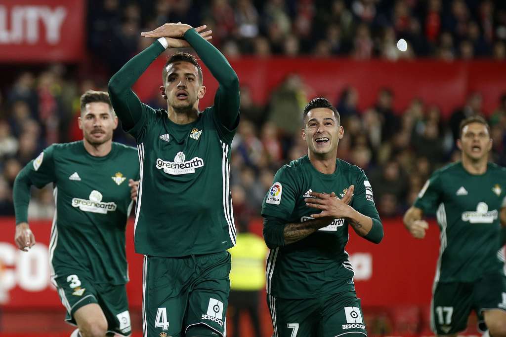 Em jogo de oito gols, Betis vence derbi sobre o Sevilla