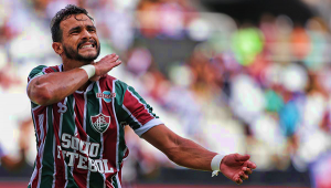 Após vender Jô, Corinthians pode contratar Henrique Dourado, do Fluminense