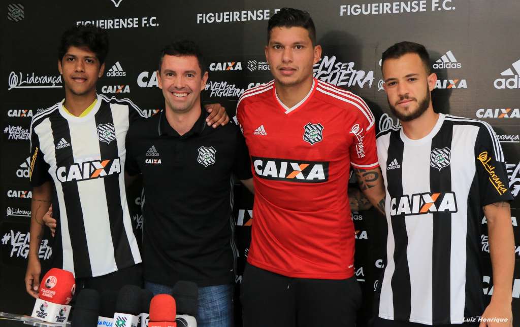 Betinho, Neto Volpi e Gustavo Ferrareis (da esq. para a dir.) foram apresentados no Figueirense