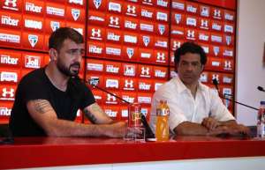 Após deixar o São Paulo, argentino desabafa sobre críticas: 'Prioridade é minha filha'