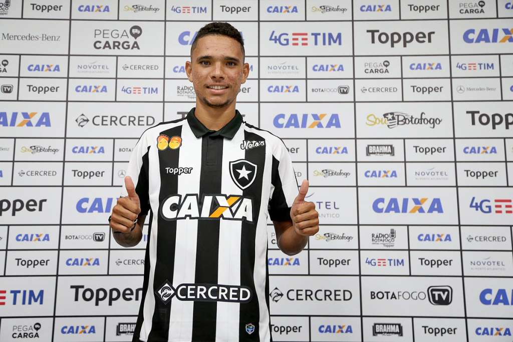 Luiz Fernando é apresentado no Botafogo e revela inspiração em Neymar