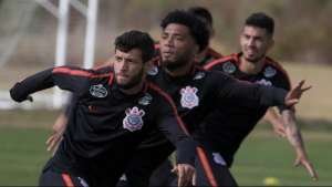 Paulistão: Capixaba assina com o Corinthians e diz chegar ao 'maior do Brasil'