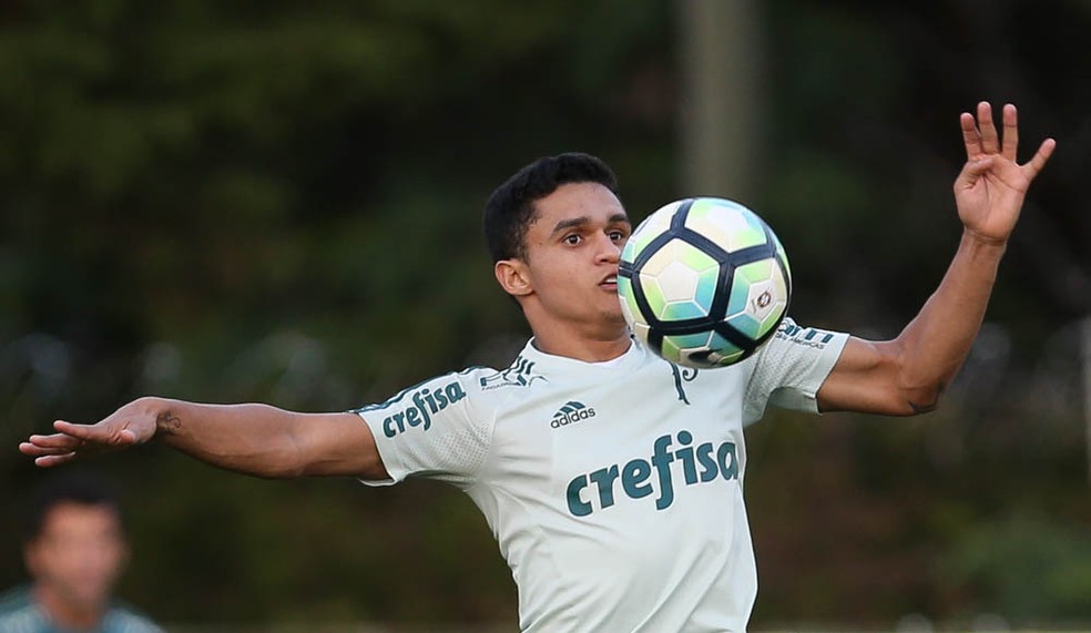 Mineiro: Em apresentação, Erik mira recuperar bom futebol no Atlético-MG