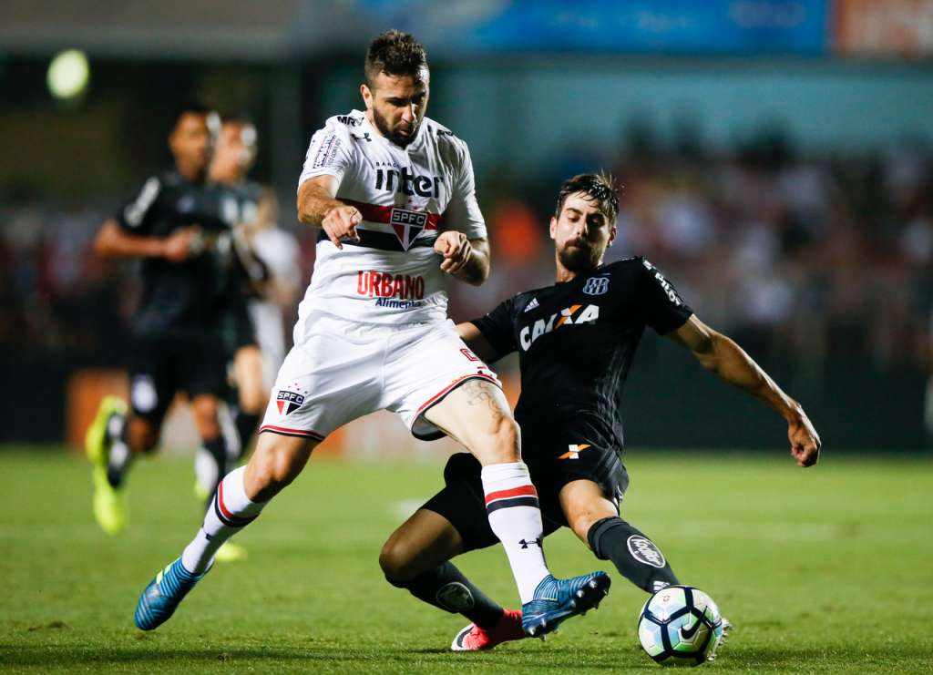 O zagueiro Luan Peres, da Ponte Preta, interessa ao Vasco da Gama