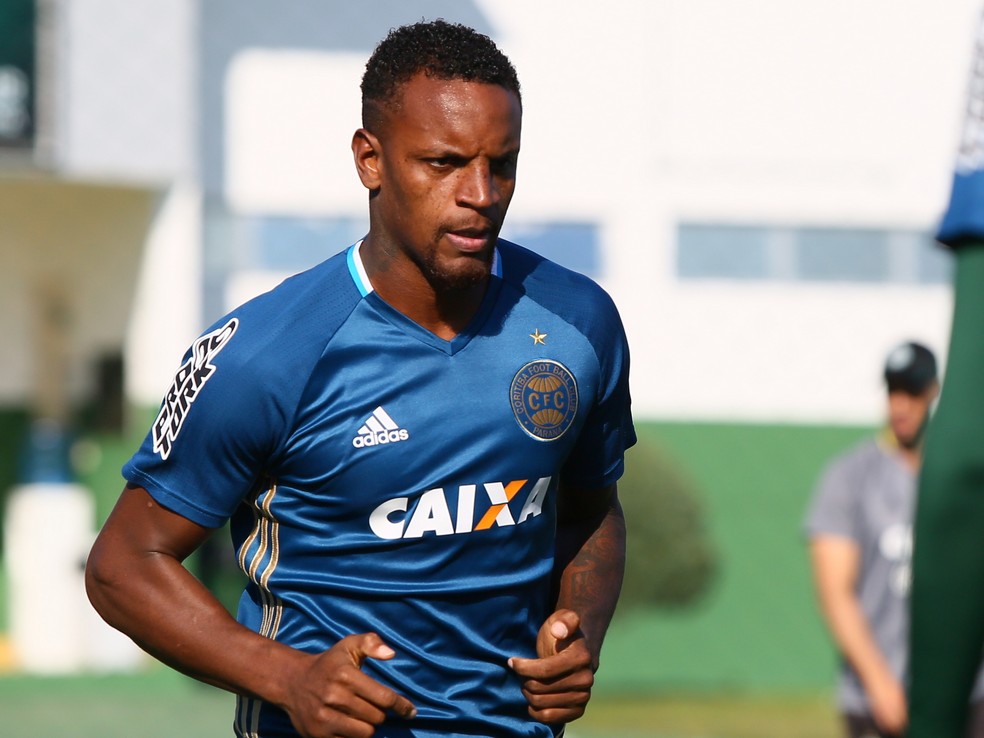 Paulistão: De volta ao Santos, Cleber espera conquistar espaço no time