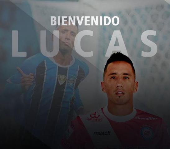 Lucas Barrios vai defender o Argentinos Juniors