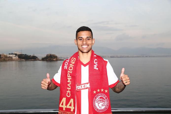 Igor Silva assinou por quatro anos e meio com Olympiacos