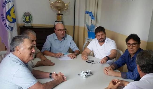 Saadi comandou a reunião na Secretaria Municipal de Esportes