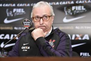 Presidente do Corinthians diz ter desistido de contratar atacante do Fluminense
