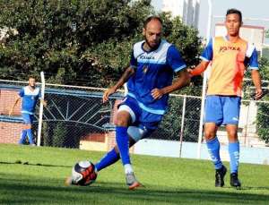Paulistão: Atacante Carlão destaca trabalho e reforços no São Caetano