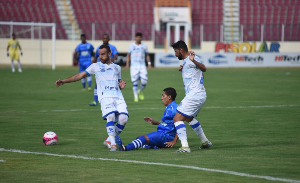 Recém-chegado à elite, Olímpico faz 2 a 0, mas cede empate com o Confiança - Foto: Filippe Araújo
