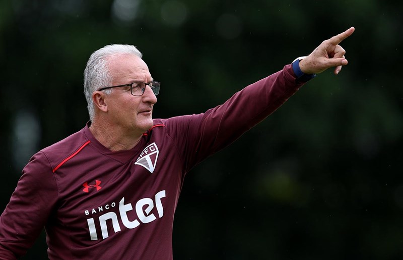 Dorival confirma que São Paulo vai utilizar dois times no início do Paulistão