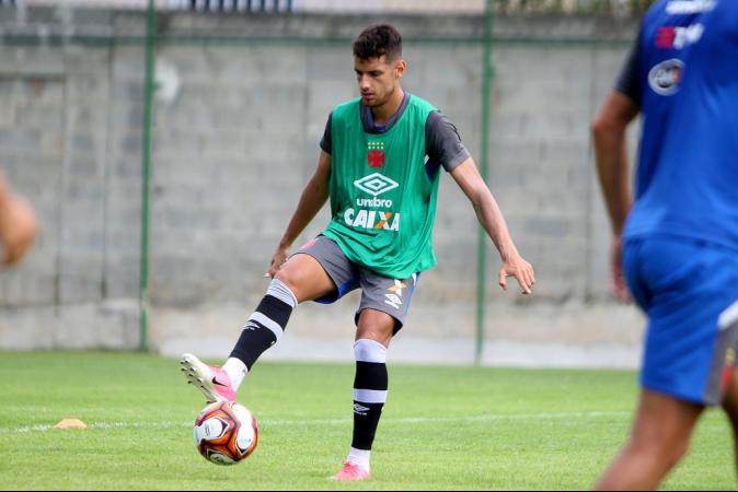 Guilherme Costa aponta evolução do Vasco (Foto: Paulo Fernandes / Vasco)