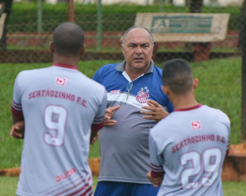 O técnico Ruy Scarpino está animado com o desempenho do Sertãozinho nos jogos-treino - Luciano André/Sertãozinho FC