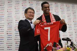 Alessandro revela valor real da venda de Jô e corrige presidente no Corinthians