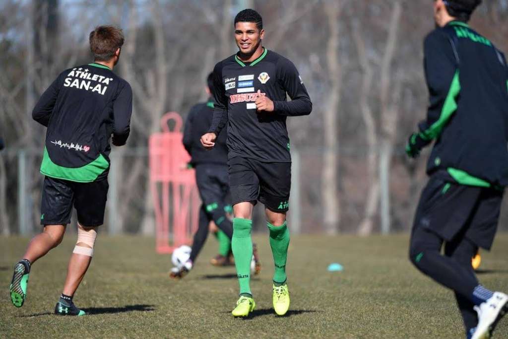 Em alta no Verdy Tokyo, Alan Pinheiro fala sobre expectativa para esta temporada