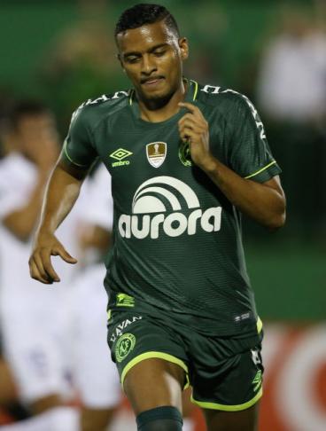 Depois de ir bem na Ponte Preta, Reinaldo se destacou na Chapecoense