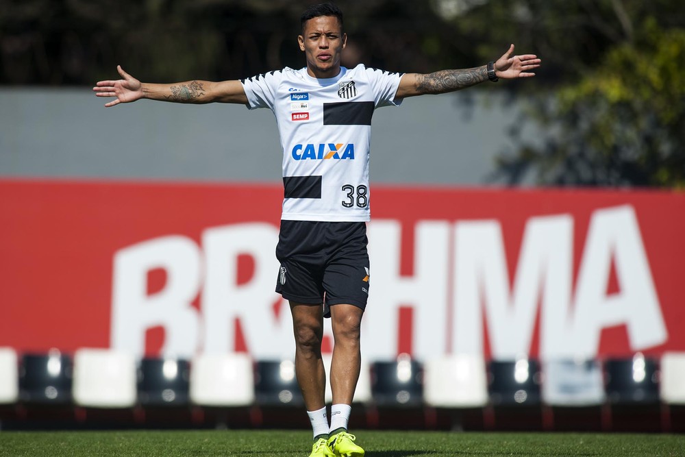 Paulistão: Sondado pelo Guarani, lateral Orinho, do Santos, acerta com a Ponte