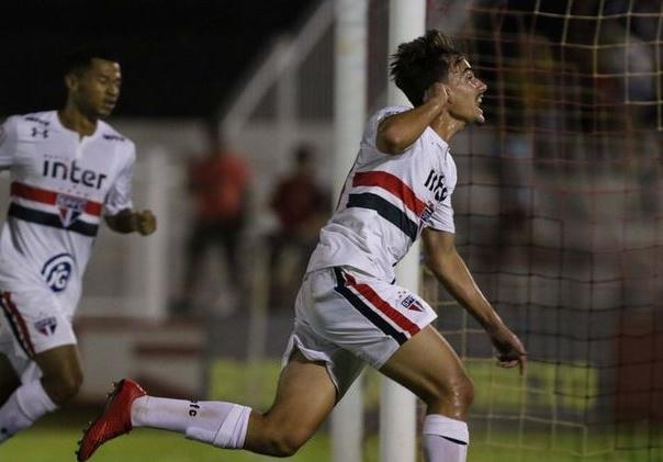São Paulo encara o Vitória nesta quinta (Foto: Célio Messias / São Paulo)
