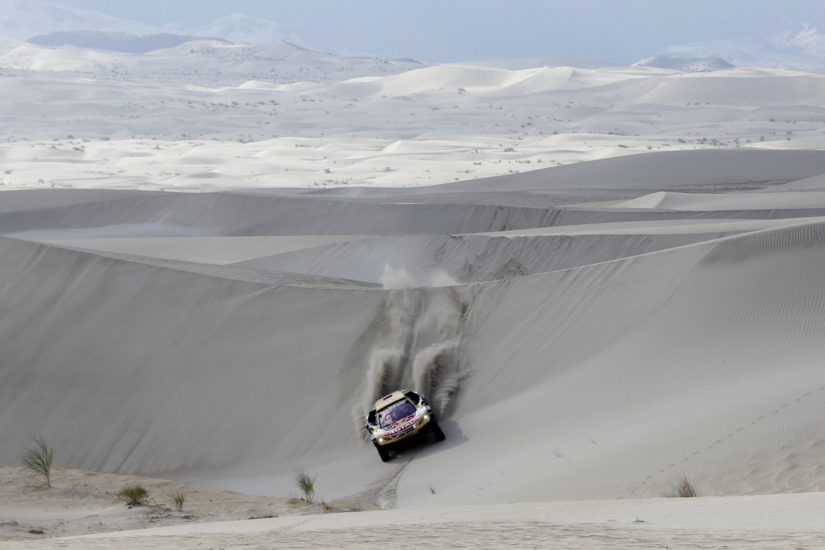 Rally Dakar: Al-Attiyah vence etapa e Sainz mantém liderança