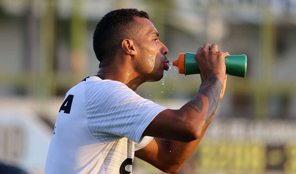 Jogadores do Ceará se preparam para a estreia do time no estadual