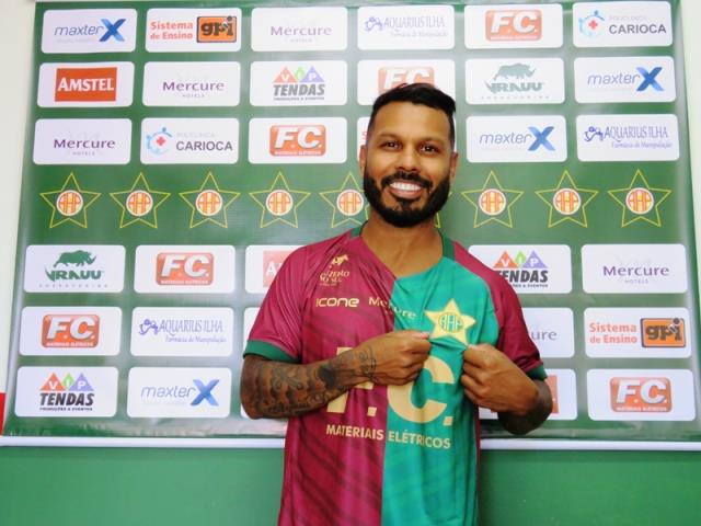 Carioca: Ex-companheiro de Felipe Melo na base do Flamengo reforça Portuguesa