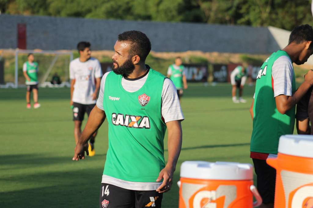 José Welison destaca ótimo ambiente no Vitória e foca em grande temporada no clube baiano