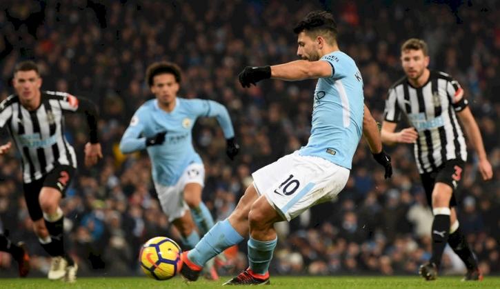 Aguero fez hat-trick pelo Manchester City e se torna maior artilheiro do clube