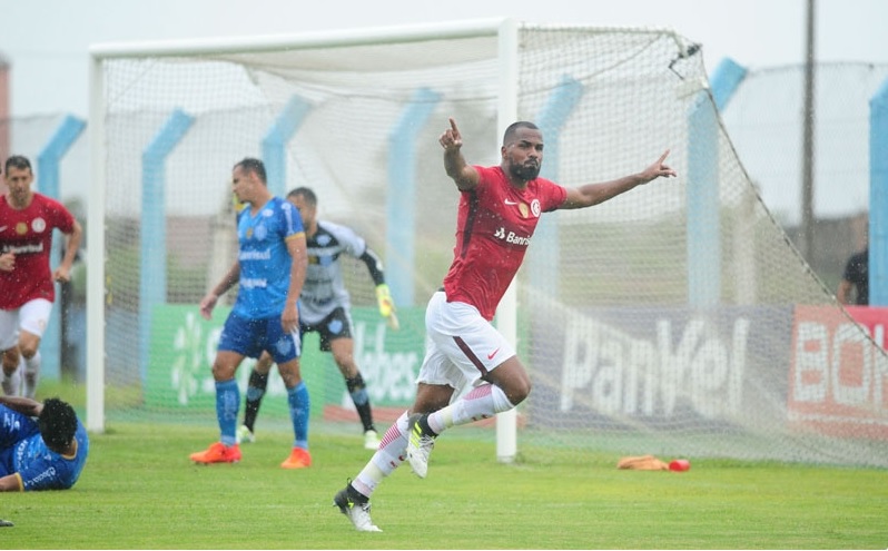 GAÚCHO: Com gol de filho de segurança e artilharia aérea, Inter se vinga