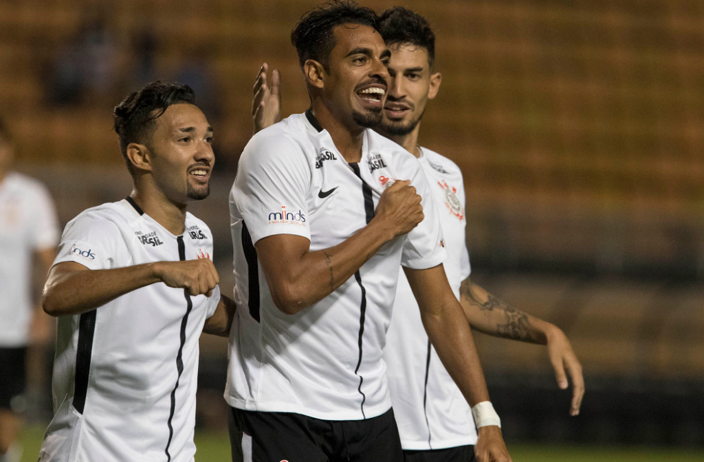 Depois de perder na estreia, o Corinthians goleou o São Caetano por 4 a 0. (Foto: Agência Corinthians)