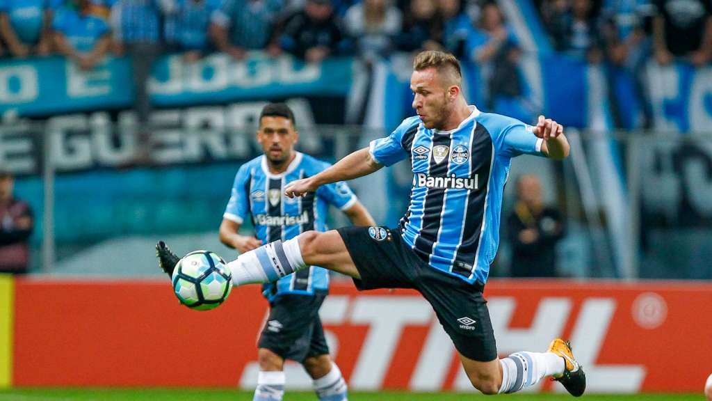 Arthur está perto de voltar ao time do Grêmio