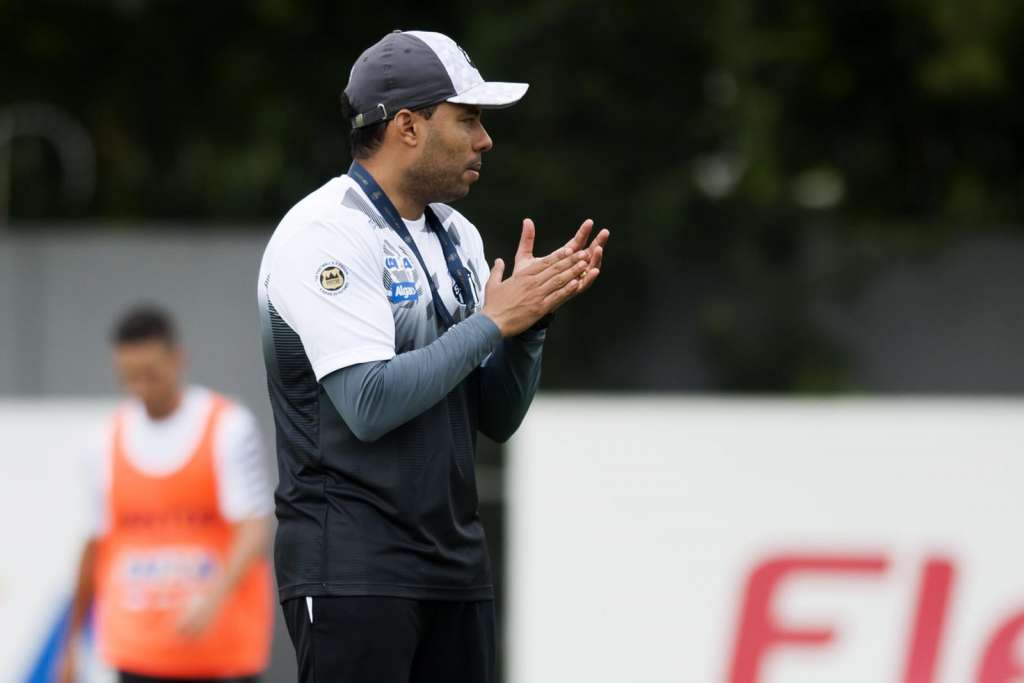 Jair Ventura vê planejamento atrasado no Santos e lamenta lesões no elenco Jair Ventura vê planejamento atrasado no Santos e lamenta lesões no elenco