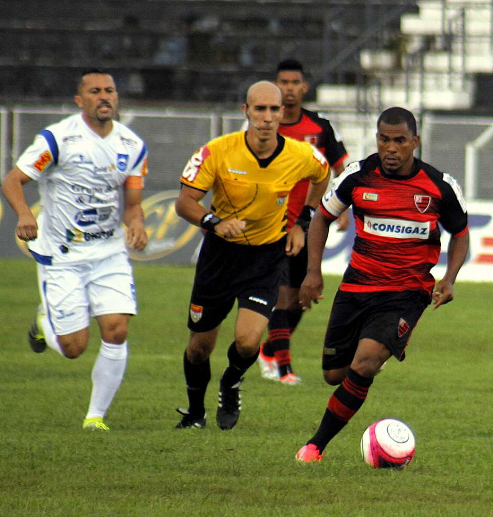 Mazinho comemora bom começo do Oeste no Paulista A2 (Foto: Jefferson Vieira/Oeste FC)