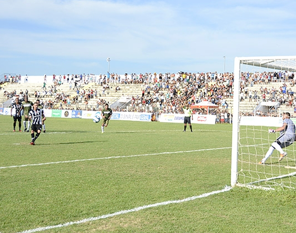 Ceilândia precisa vencer por dois gols para seguir na Copa Verde 