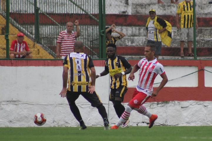 FERJ promoveu regra que permitia 5 substituições por partida (Foto: Carlos Gomes / Bangu)