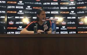 Cássio nega rodízio e sonha em bater recorde de jogos pelo Corinthians