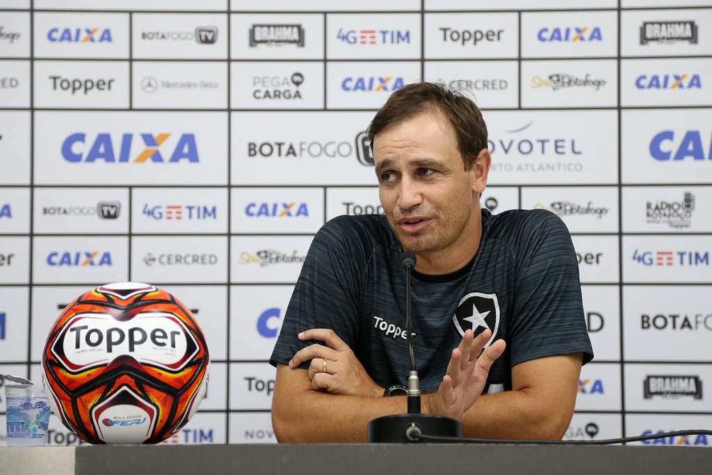 Técnico descarta Botafogo 'ansioso' por primeira vitória e minimiza jejum - Foto: Vitor Silva / SS Press / Botafogo