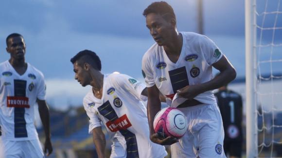 São Carlos atuou bem e não deu chances para o Barretos. Foto: BE CAVIQUIOLI