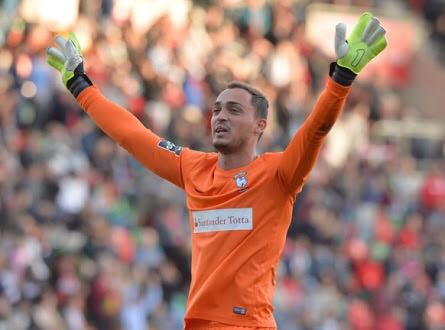 Ex-goleiro do Vasco comemora boa fase no Marítimo e espera evolução em Portugal