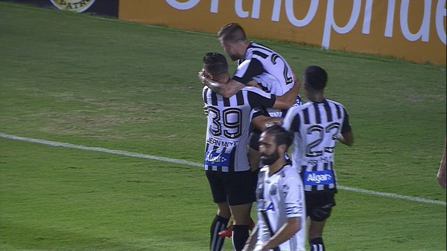 Santos vence Ponte Preta de virada no Majestoso