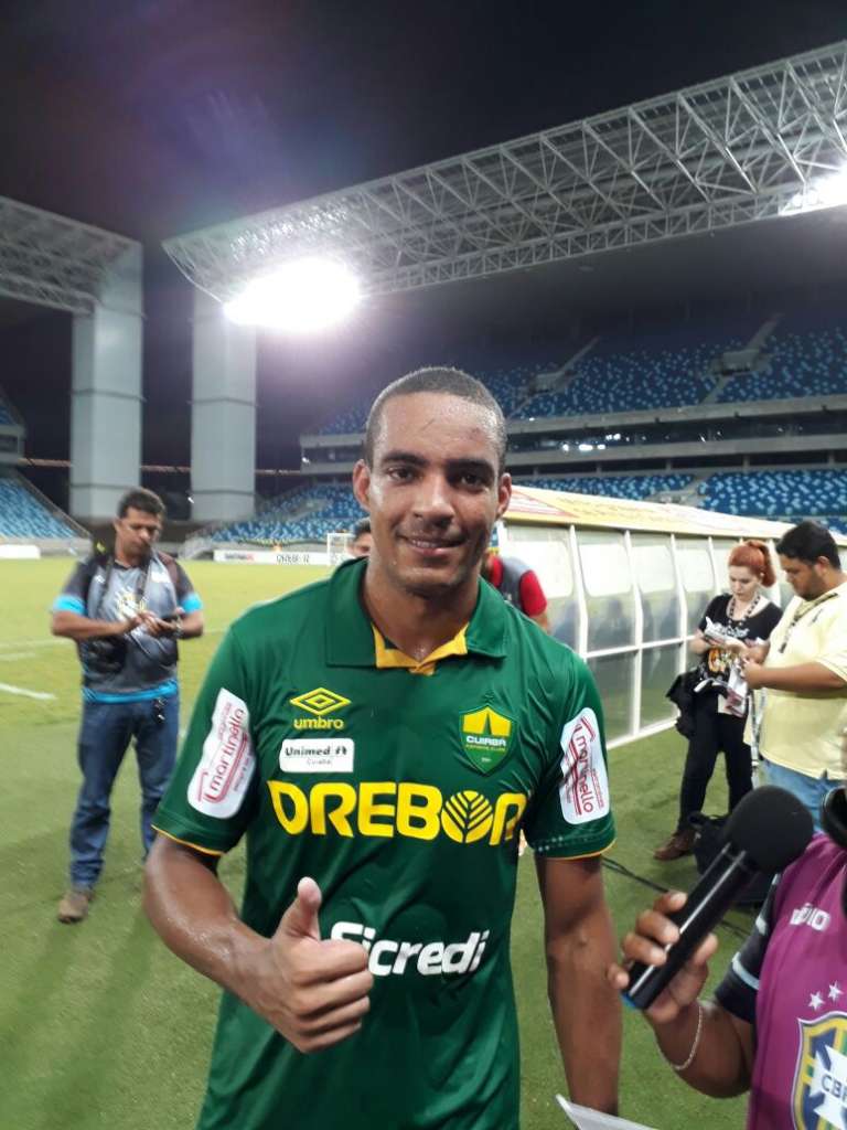Jeniso foi o destaque do Cuiabá na importante vitória por 2 a 0