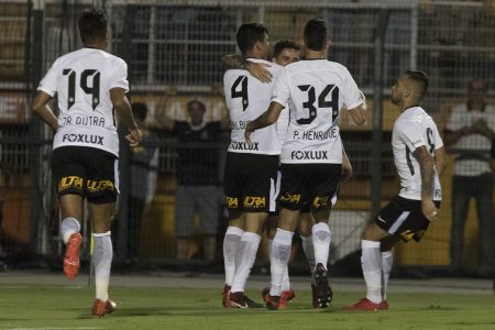 Com retorno de titulares, Corinthians larga na frente contra o São Paulo nas apostas