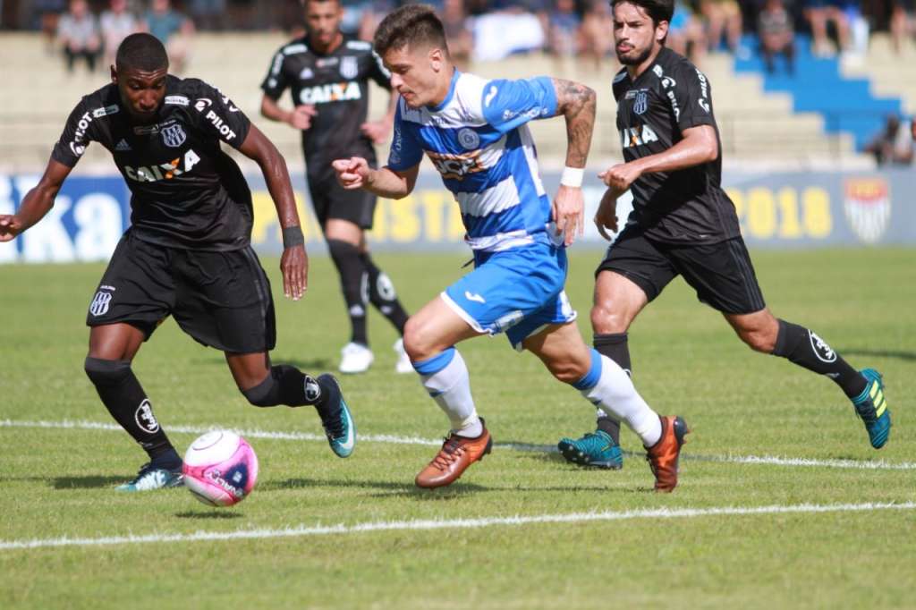 A Ponte Preta conseguiu um grande resultado diante do São Bento, em Sorocaba (Foto: Jesus Vicente)