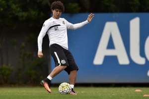 Victor Ferraz desabafa após ser vaiado no Santos: 'Não me escondo'