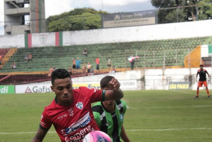 Paulista A2: Após boa atuação na Copa SP, lateral ganha chance na Portuguesa