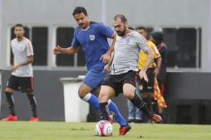 Com show de 'novato', Corinthians goleia time da Série A2 em jogo-treino