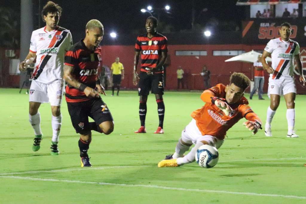 Pela Copa do Nordeste, o Vitória venceu o Ferroviário