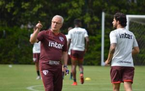 São Paulo x Botafogo-SP - Com novidades no banco, Tricolor tenta embalar